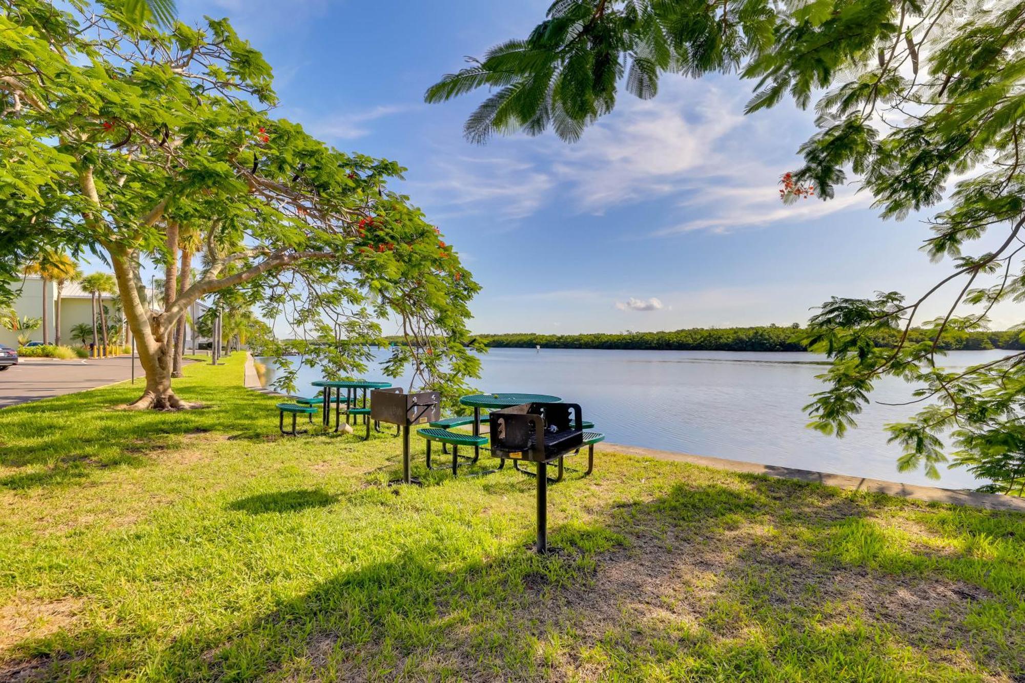 Coastal-Zen Ruskin Retreat Less Than 1 Mi To Beach! Екстериор снимка